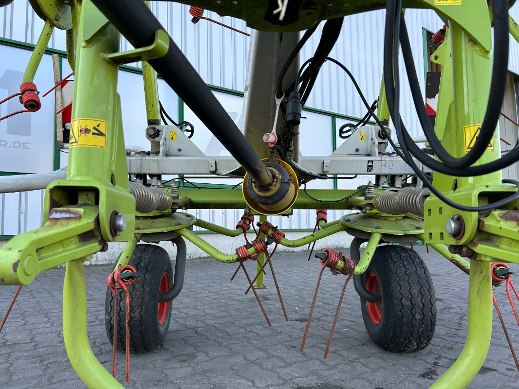 CLAAS Volto 900 *Reparaturbedürftig* - Faneuse: photos 2 CLAAS Volto 900 *Reparaturbedürftig* - Faneuse: photos 2