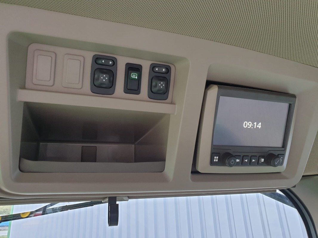 John Deere 7R 330 **MIETRÜCKLÄUFER** - Tracteur agricole: photos 3 John Deere 7R 330 **MIETRÜCKLÄUFER** - Tracteur agricole: photos 3