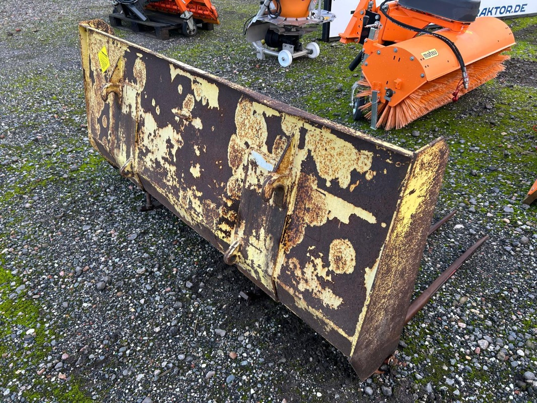 Stoll Dunggabel 1,80M - Chargeur frontal pour tracteur: photos 3 Stoll Dunggabel 1,80M - Chargeur frontal pour tracteur: photos 3