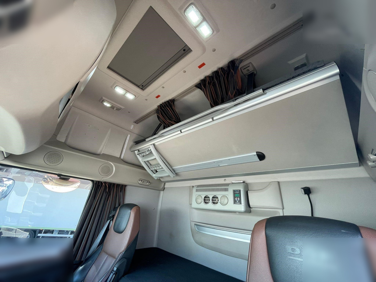 Tracteur routier DAF XF530: photos 7