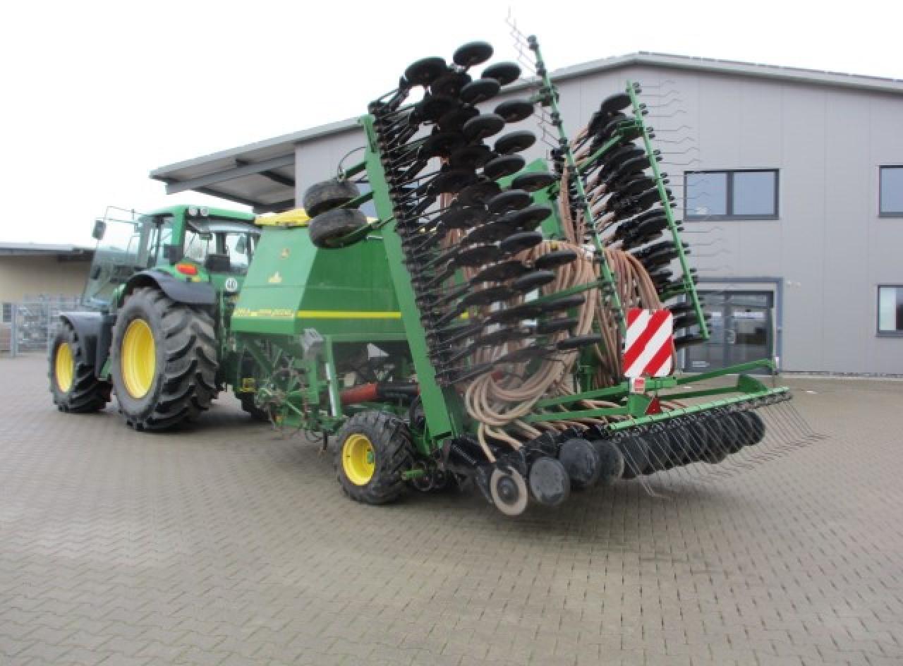 John Deere 740 A Isobus - Semoir: photos 2 John Deere 740 A Isobus - Semoir: photos 2