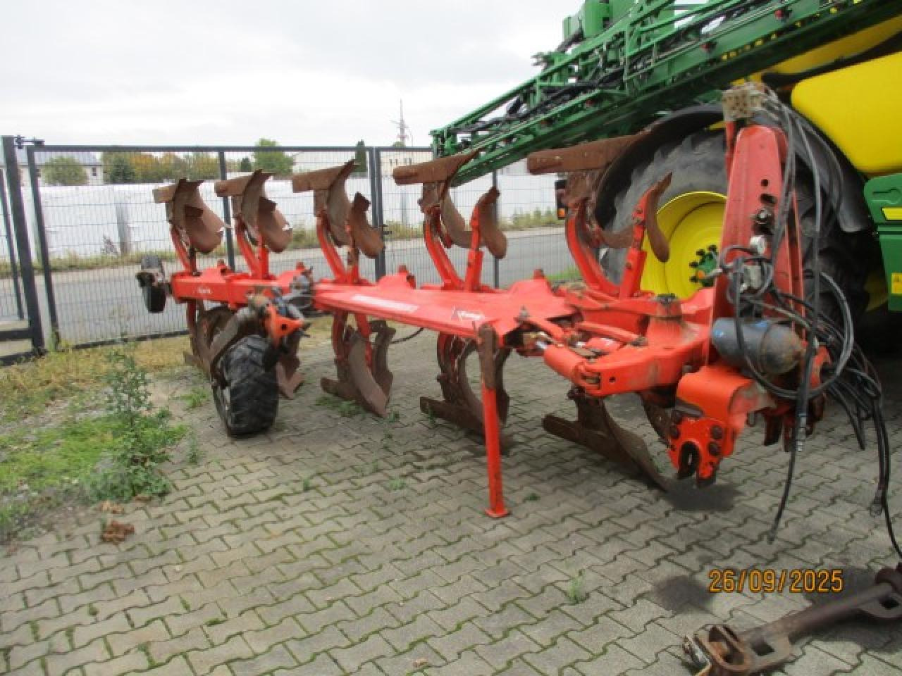 Kuhn Varimaster 152 NSH - Charrue: photos 2 Kuhn Varimaster 152 NSH - Charrue: photos 2