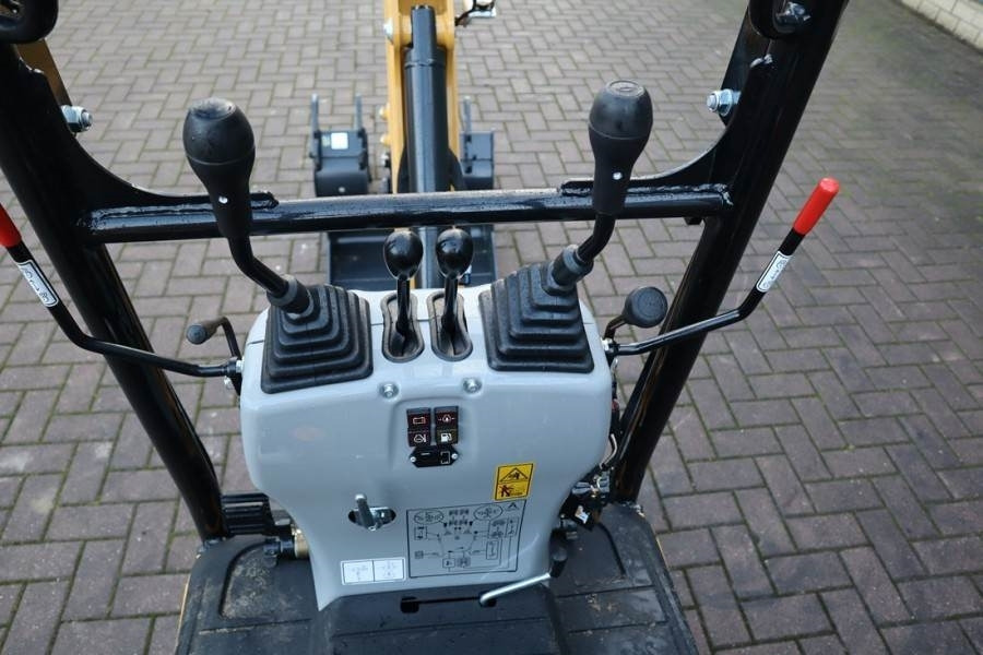 CAT 300.9D NEW, Valid inspection, *Guarantee! Hydr Qui - Mini pelle: photos 3 CAT 300.9D NEW, Valid inspection, *Guarantee! Hydr Qui - Mini pelle: photos 3
