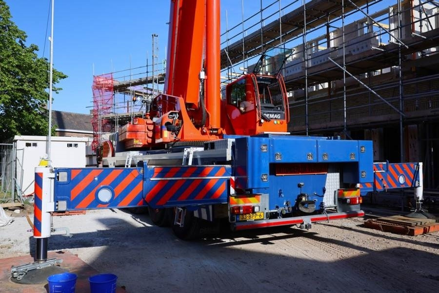 Demag AC220-5 Dutch Registration, 10x6x10, 220t Capacity - Grue tout-terrain: photos 2 Demag AC220-5 Dutch Registration, 10x6x10, 220t Capacity - Grue tout-terrain: photos 2