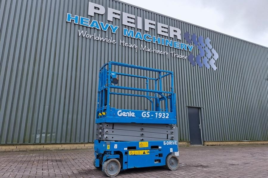 Genie GS1932 E-Drive Several In Stock, 8m Working Height - Nacelle ciseaux: photos 1 Genie GS1932 E-Drive Several In Stock, 8m Working Height - Nacelle ciseaux: photos 1