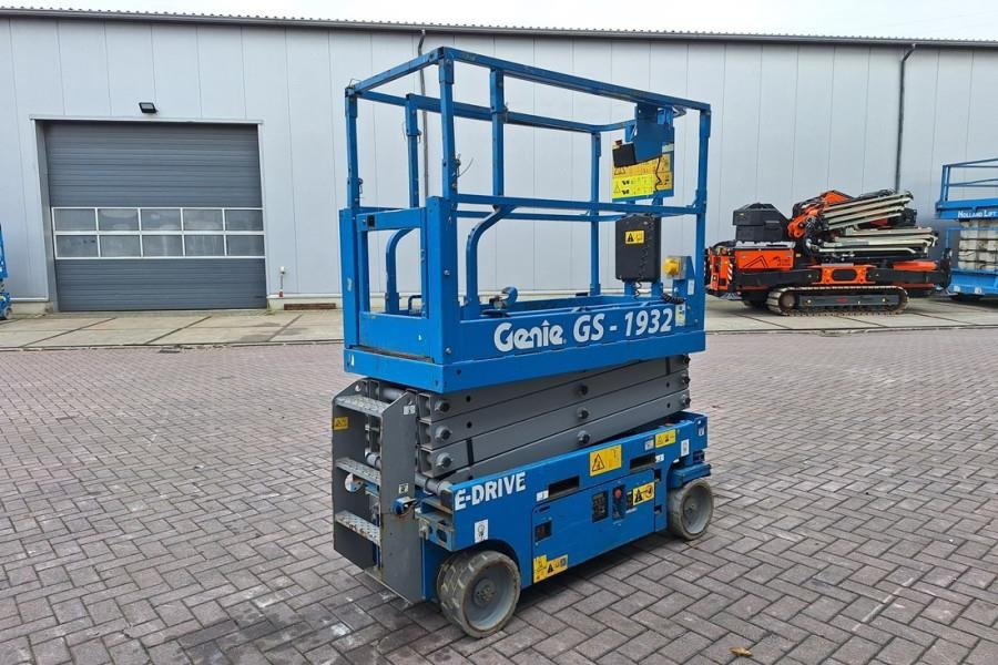 Genie GS1932 E-Drive Several In Stock, 8m Working Height - Nacelle ciseaux: photos 2 Genie GS1932 E-Drive Several In Stock, 8m Working Height - Nacelle ciseaux: photos 2
