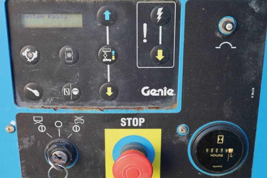 Genie GS4390 Diesel, 4x4 Drive, 15m Working Height, 680k  - Nacelle ciseaux: photos 4 Genie GS4390 Diesel, 4x4 Drive, 15m Working Height, 680k  - Nacelle ciseaux: photos 4