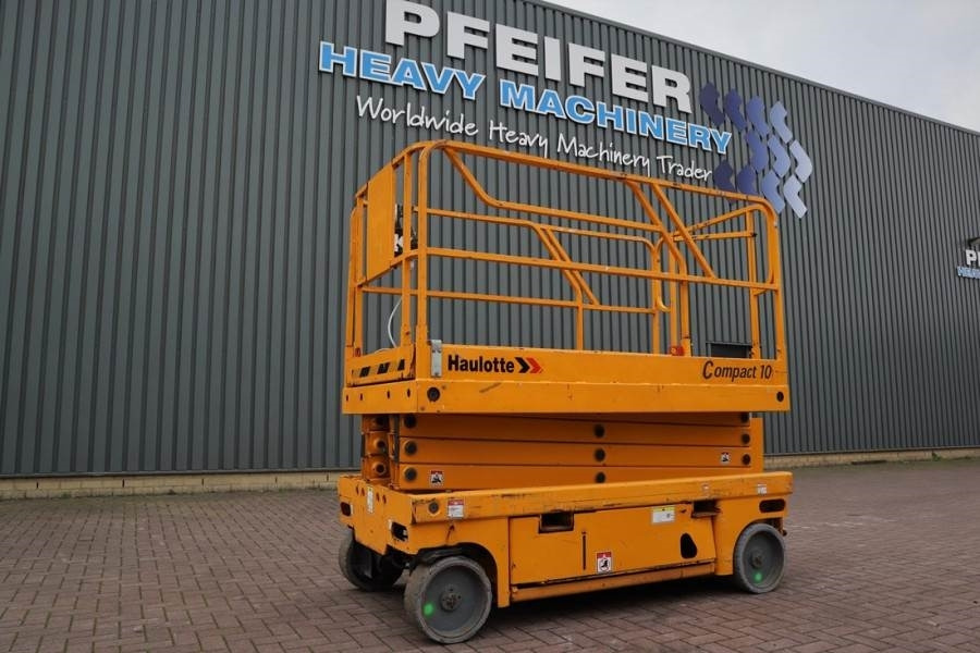 Haulotte Compact 10 Electric, 10m Working Height, 450kg Cap - Nacelle ciseaux: photos 1 Haulotte Compact 10 Electric, 10m Working Height, 450kg Cap - Nacelle ciseaux: photos 1