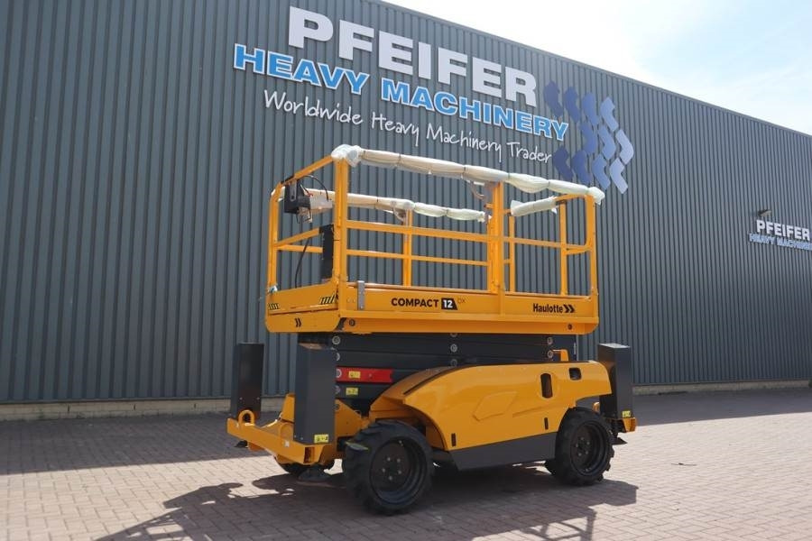 Haulotte Compact 12DX Valid Inspection, *Guarantee! Diesel, - Nacelle ciseaux: photos 1 Haulotte Compact 12DX Valid Inspection, *Guarantee! Diesel, - Nacelle ciseaux: photos 1