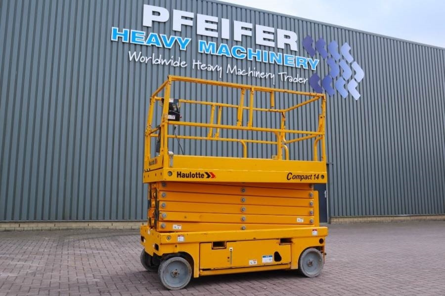 Haulotte Compact 14 Electric, 14m Working Height, 350kg Cap - Nacelle ciseaux: photos 1 Haulotte Compact 14 Electric, 14m Working Height, 350kg Cap - Nacelle ciseaux: photos 1