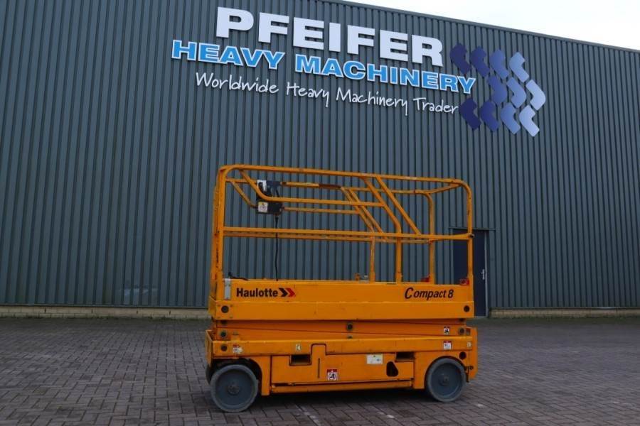 Nacelle ciseaux Haulotte Compact 8 Electric, 8.2m Working Height, 350kg Cap