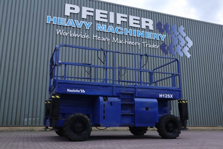 Haulotte H12SX Diesel, 4x4 Drive, 12m Working Height, 700kg - Nacelle ciseaux: photos 1 Haulotte H12SX Diesel, 4x4 Drive, 12m Working Height, 700kg - Nacelle ciseaux: photos 1