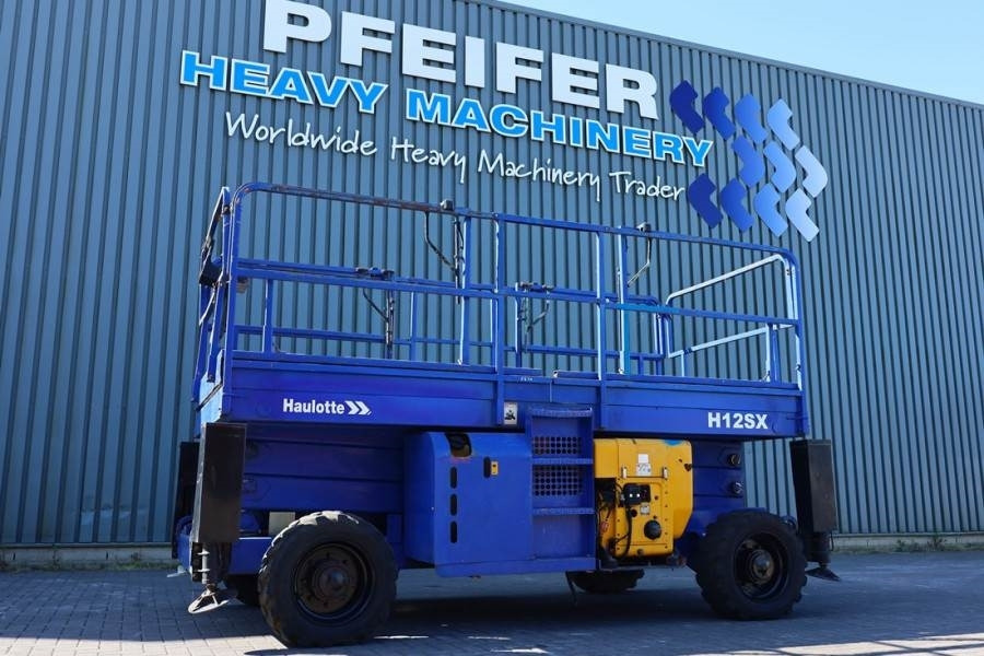 Nacelle ciseaux Haulotte H12SX Diesel, 4x4 Drive, 12m Working Height, 700kg