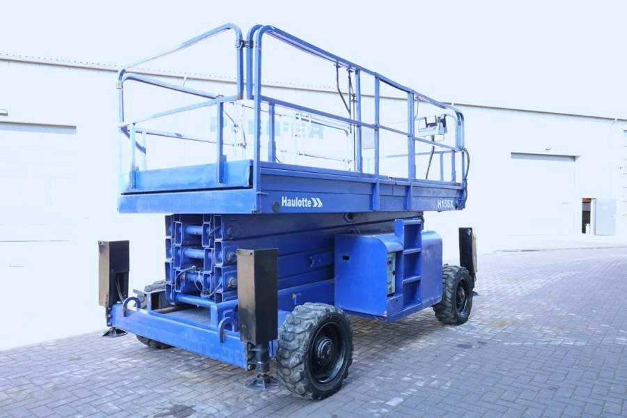 Haulotte H15SX Diesel, 4x4 Drive 15 Working Height, 500kg C - Nacelle ciseaux: photos 2 Haulotte H15SX Diesel, 4x4 Drive 15 Working Height, 500kg C - Nacelle ciseaux: photos 2