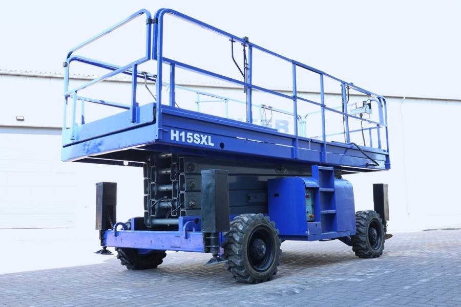 Haulotte H15SXL Diesel, 4x4 Drive, 15m Working Height, 500k - Nacelle ciseaux: photos 2 Haulotte H15SXL Diesel, 4x4 Drive, 15m Working Height, 500k - Nacelle ciseaux: photos 2