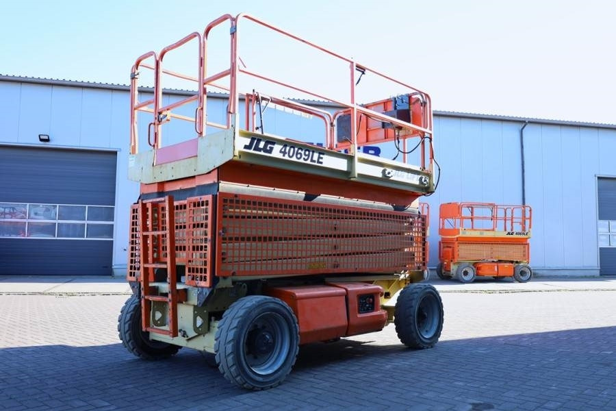 JLG 4069LE Electric, 14.2m Working Height, 360kg Capac - Nacelle ciseaux: photos 2 JLG 4069LE Electric, 14.2m Working Height, 360kg Capac - Nacelle ciseaux: photos 2