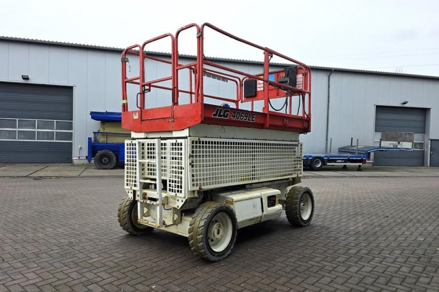 JLG 4069LE Electric, 14.2m Working Height, 360kg Capac - Nacelle ciseaux: photos 2 JLG 4069LE Electric, 14.2m Working Height, 360kg Capac - Nacelle ciseaux: photos 2