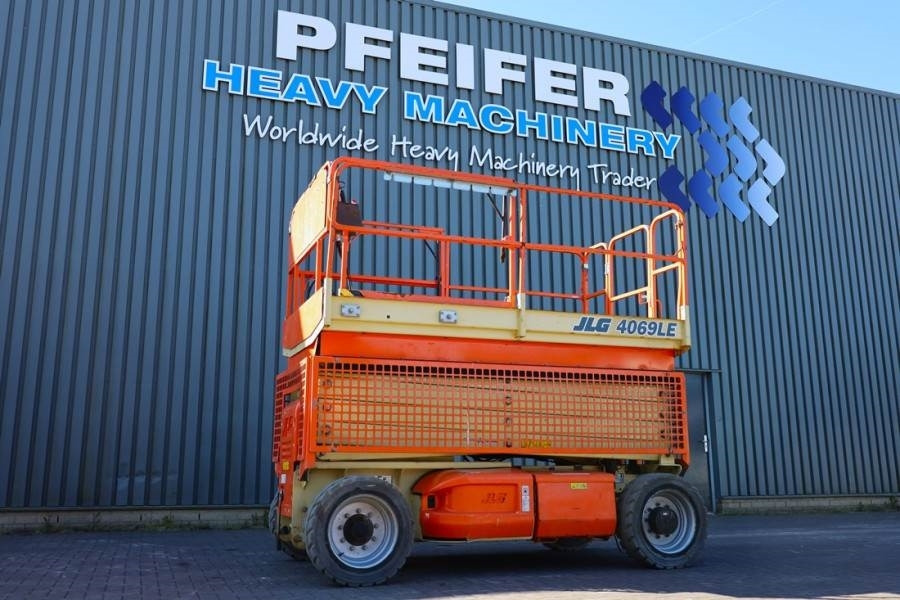 JLG 4069LE Electric, 14.2m Working Height, 360kg Capac - Nacelle ciseaux: photos 1 JLG 4069LE Electric, 14.2m Working Height, 360kg Capac - Nacelle ciseaux: photos 1