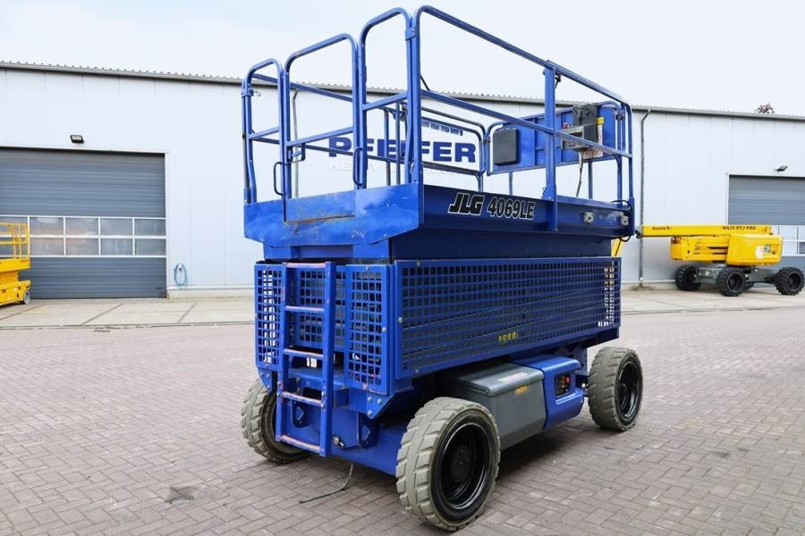 JLG 4069LE Electric, 14.2m Working Height, 360kg Capac - Nacelle ciseaux: photos 2 JLG 4069LE Electric, 14.2m Working Height, 360kg Capac - Nacelle ciseaux: photos 2