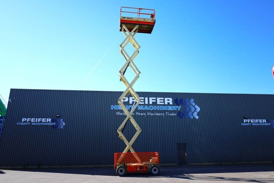 JLG M4069 Hybrid, 14.2m Working Height, 360kg Capacity - Nacelle ciseaux: photos 3 JLG M4069 Hybrid, 14.2m Working Height, 360kg Capacity - Nacelle ciseaux: photos 3