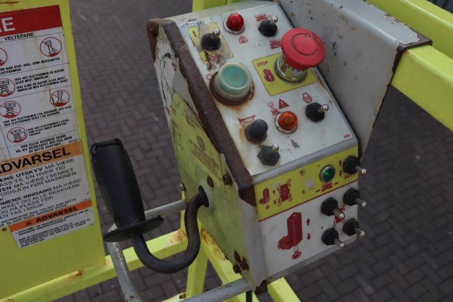 MEC 3392RT-T Diesel, 4x4 Drive, 12m Working Height, 12 - Nacelle ciseaux: photos 4 MEC 3392RT-T Diesel, 4x4 Drive, 12m Working Height, 12 - Nacelle ciseaux: photos 4