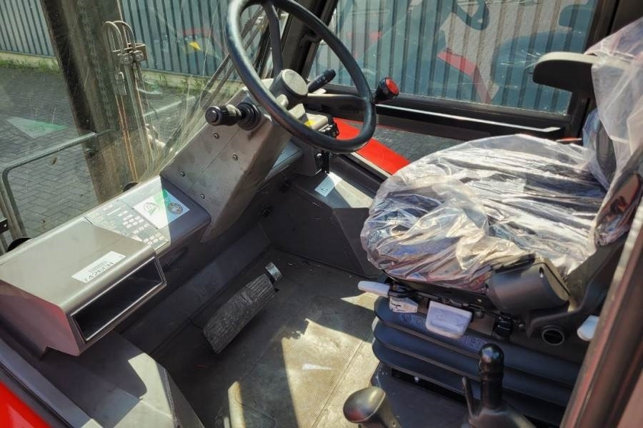 Manitou M30-4 Valid Inspection, *Guarantee, Diesel, 4x4 Dr - Chariot tout terrain: photos 3 Manitou M30-4 Valid Inspection, *Guarantee, Diesel, 4x4 Dr - Chariot tout terrain: photos 3