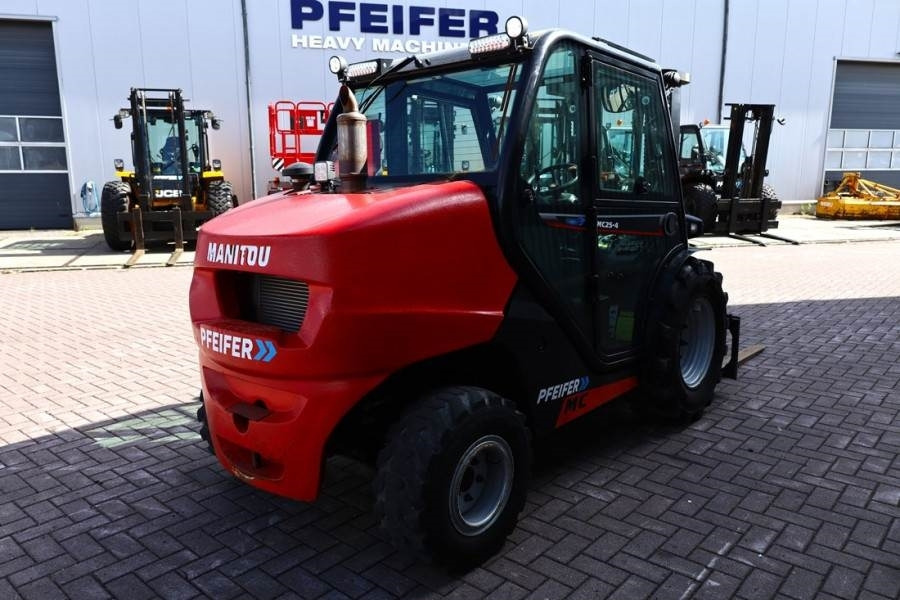 Manitou MC25-4 Valid Inspection, *Guarantee, Diesel, 4x4 D - Chariot tout terrain: photos 2 Manitou MC25-4 Valid Inspection, *Guarantee, Diesel, 4x4 D - Chariot tout terrain: photos 2