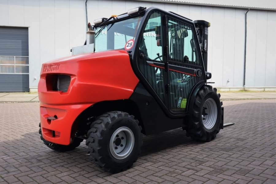 Manitou MC25-4 Valid Inspection, *Guarantee, Diesel, 4x4  - Chariot tout terrain: photos 2 Manitou MC25-4 Valid Inspection, *Guarantee, Diesel, 4x4  - Chariot tout terrain: photos 2