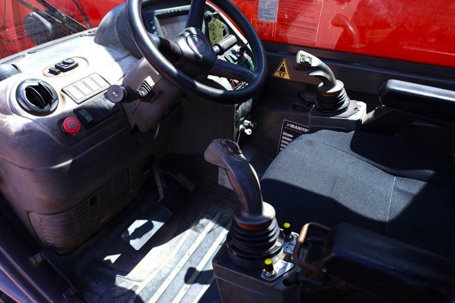 Manitou MRT3050 PRIVILEGE Diesel, 4x4 Drive And 4-Wheel St - Chariot télescopique: photos 4 Manitou MRT3050 PRIVILEGE Diesel, 4x4 Drive And 4-Wheel St - Chariot télescopique: photos 4