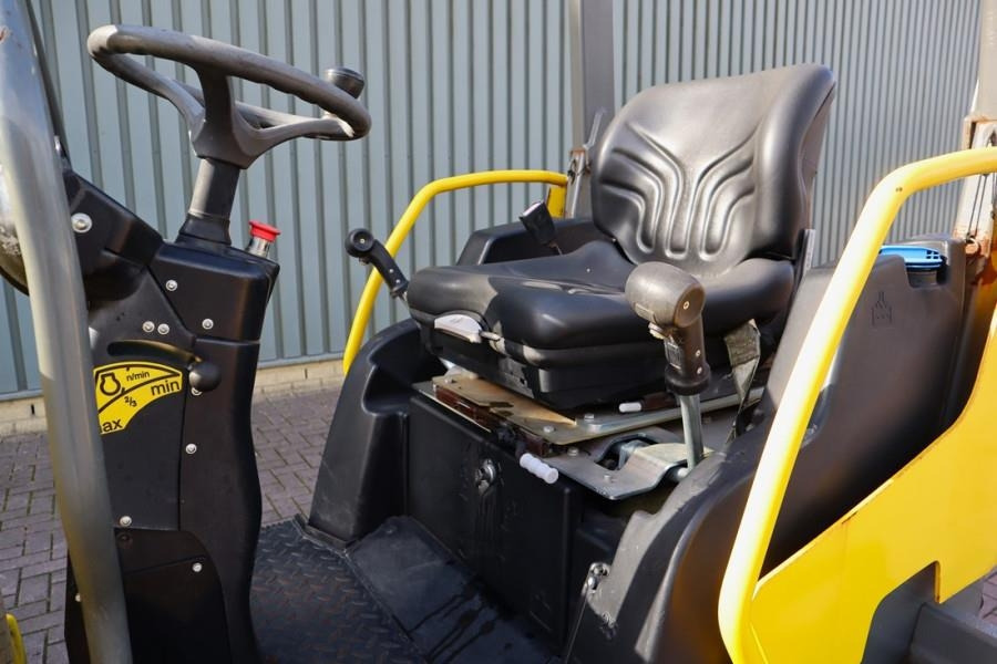 Wacker Neuson RD28-120 Diesel, Front And Rear Vibrating Smooth D - Rouleau compresseur: photos 3 Wacker Neuson RD28-120 Diesel, Front And Rear Vibrating Smooth D - Rouleau compresseur: photos 3