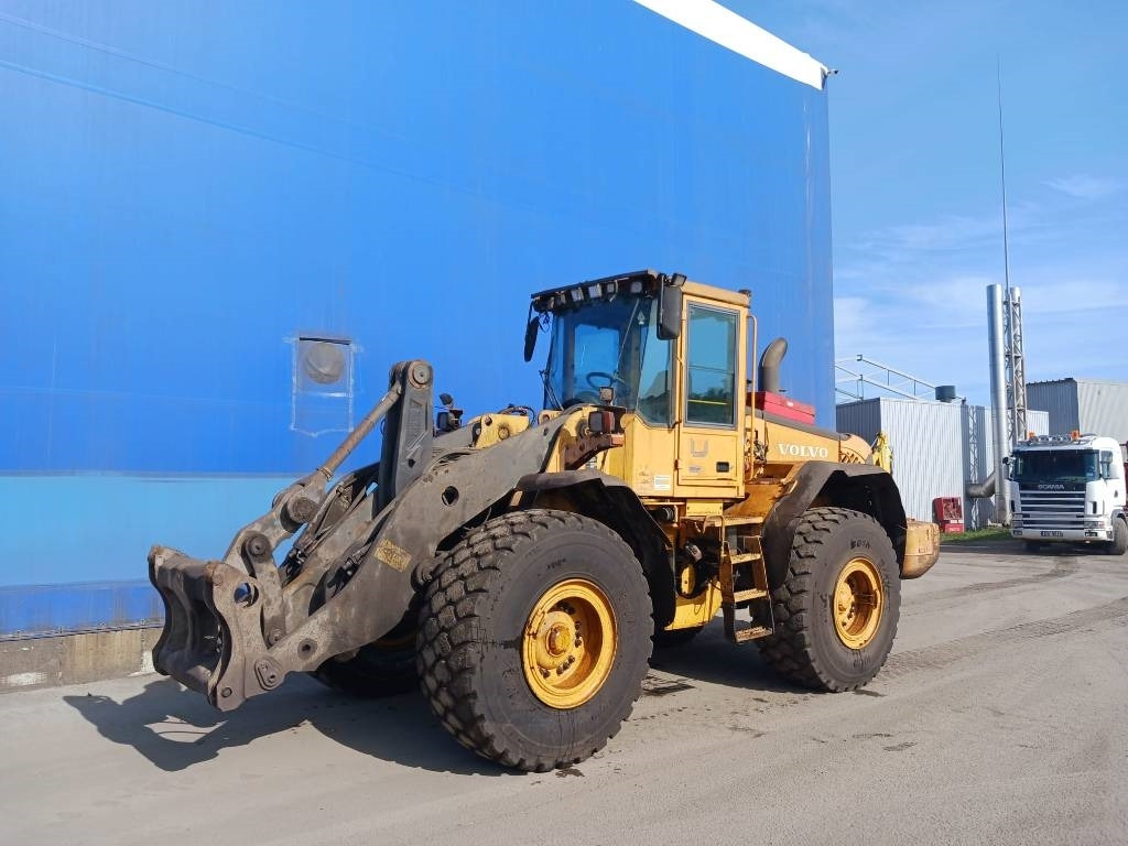 Volvo L 120 E  - Chargeuse sur pneus: photos 1 Volvo L 120 E  - Chargeuse sur pneus: photos 1