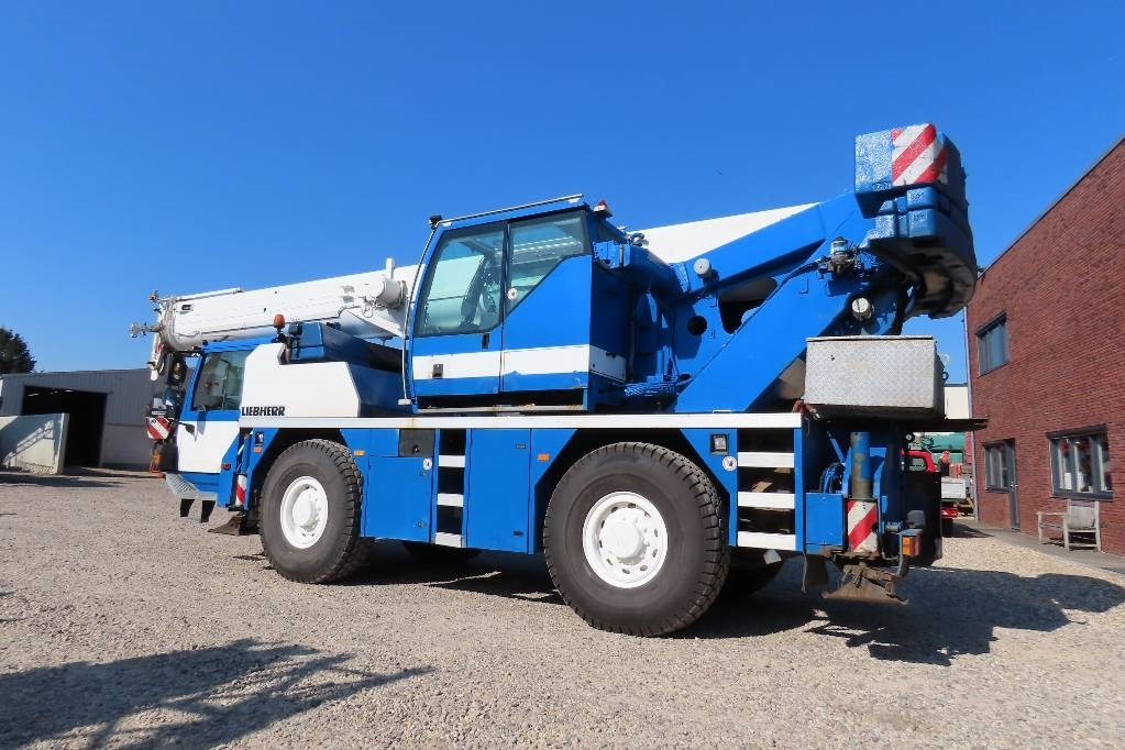 Liebherr LTM 1040-2.1 - Grue tout-terrain: photos 4 Liebherr LTM 1040-2.1 - Grue tout-terrain: photos 4