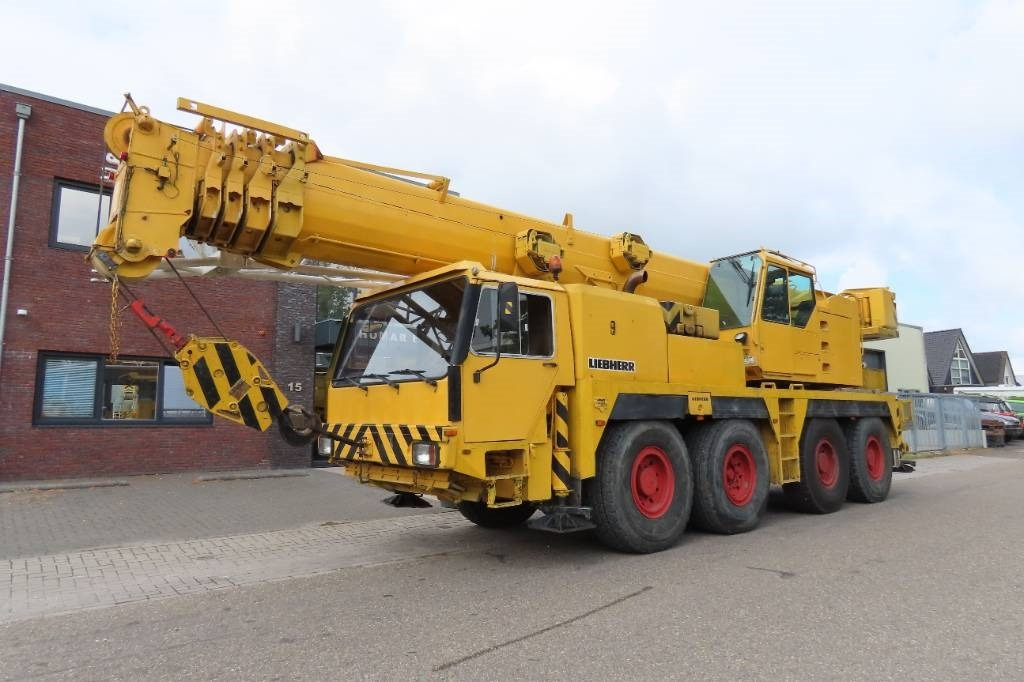 Liebherr LTM 1070-1 - Grue tout-terrain: photos 1 Liebherr LTM 1070-1 - Grue tout-terrain: photos 1