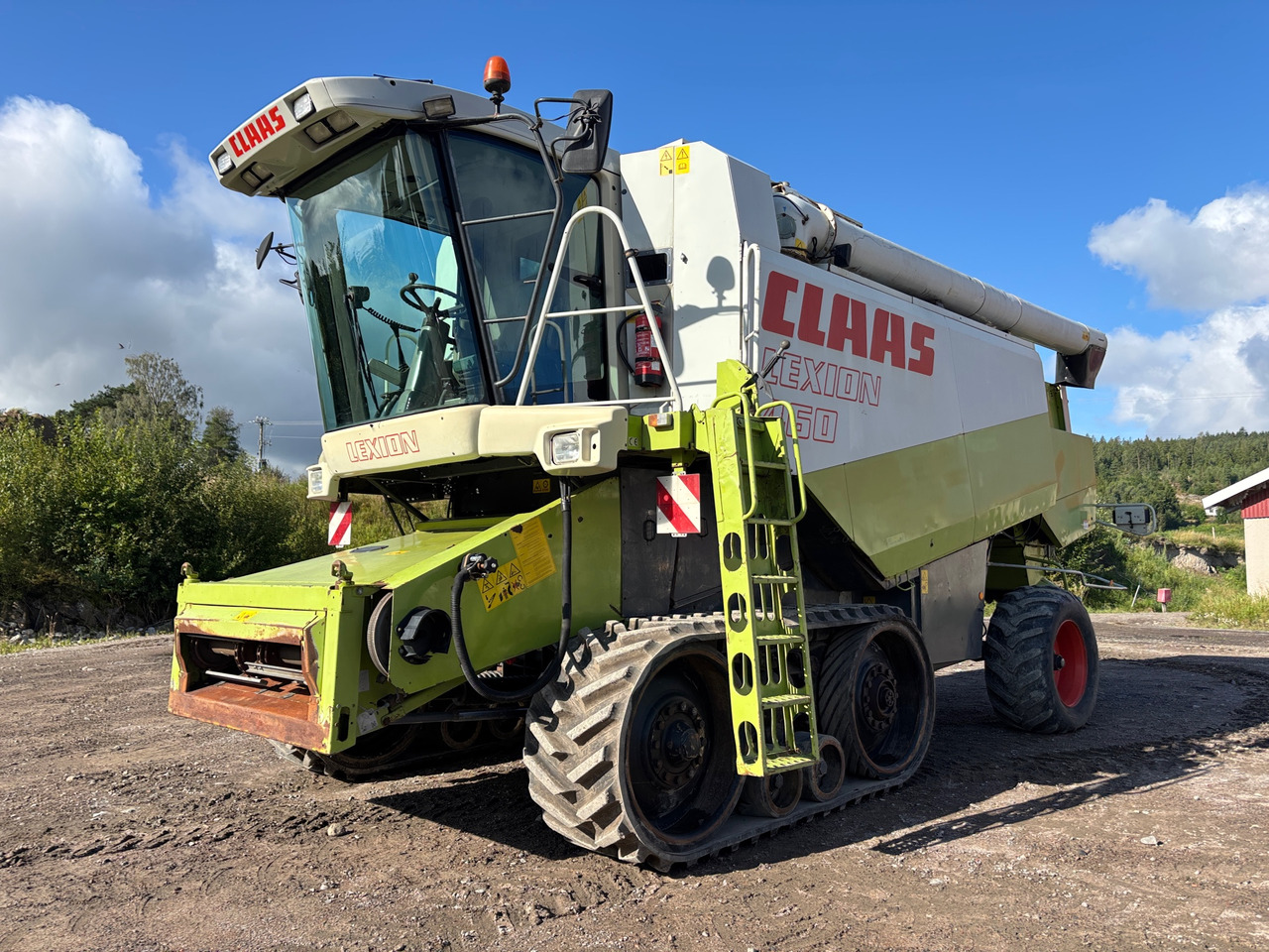 Claas Lexion 460 - Moissonneuse-batteuse: photos 1 Claas Lexion 460 - Moissonneuse-batteuse: photos 1