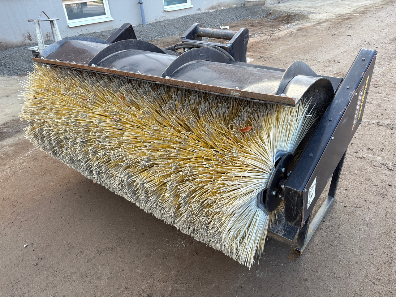 Engcon SR1600C - Brosse: photos 1 Engcon SR1600C - Brosse: photos 1