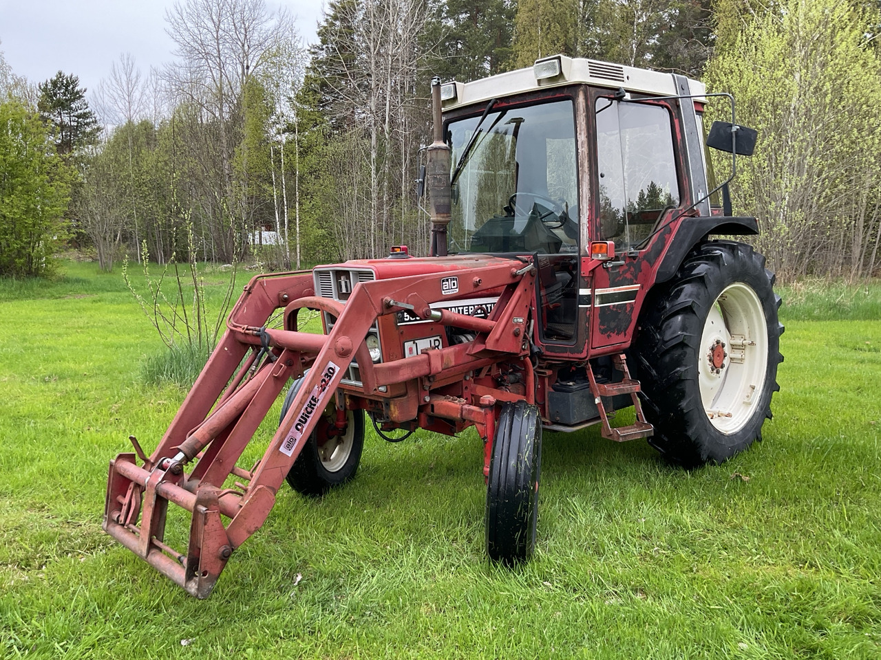 International 585XL - Tracteur agricole: photos 1 International 585XL - Tracteur agricole: photos 1