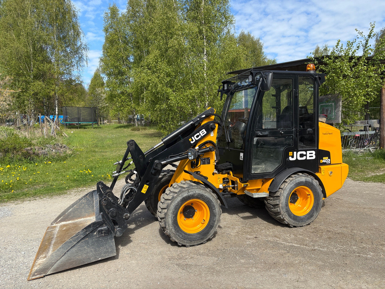 JCB 403 Plus - Chargeuse sur pneus: photos 1 JCB 403 Plus - Chargeuse sur pneus: photos 1