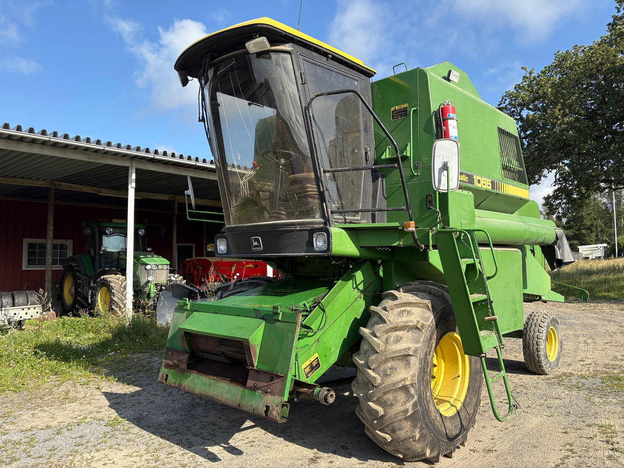 John Deere Revermatic 1065 - Moissonneuse-batteuse: photos 1 John Deere Revermatic 1065 - Moissonneuse-batteuse: photos 1