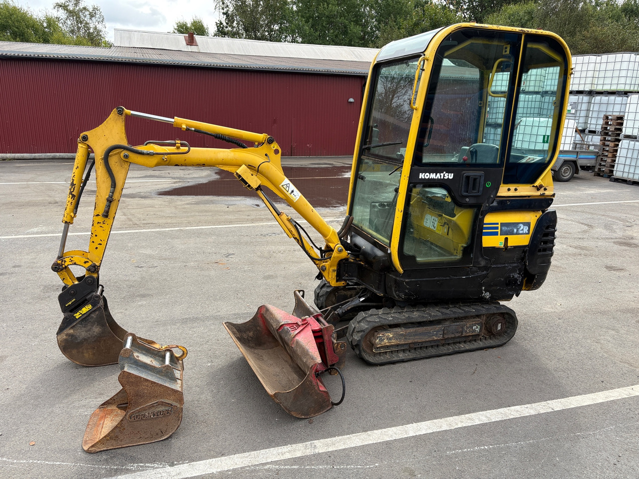 Komatsu PC12R-8 - Pelle: photos 1 Komatsu PC12R-8 - Pelle: photos 1