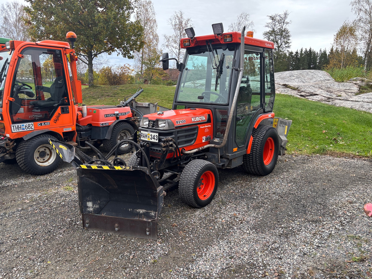Kubota B2100 - Tracteur agricole: photos 1 Kubota B2100 - Tracteur agricole: photos 1