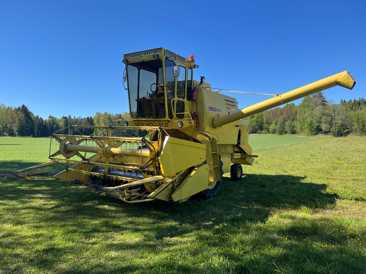 New Holland Clayson 1520 - Moissonneuse-batteuse: photos 1 New Holland Clayson 1520 - Moissonneuse-batteuse: photos 1