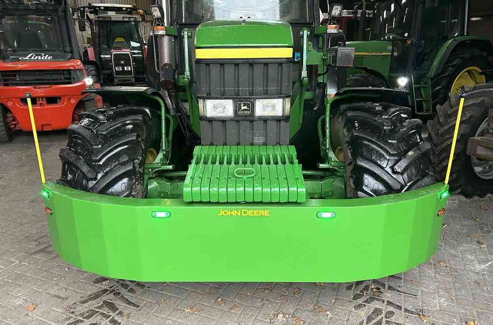 John Deere frontbumper - Pare-chocs pour Machine agricole: photos 1 John Deere frontbumper - Pare-chocs pour Machine agricole: photos 1