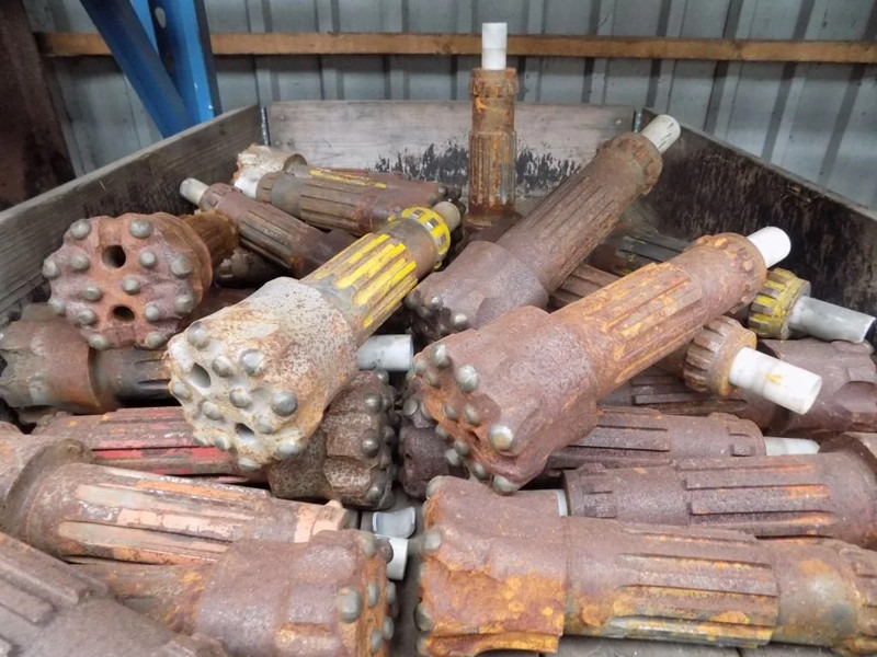 Atlas-Copco boorkroon drilling bitt - Foreuse: photos 1 Atlas-Copco boorkroon drilling bitt - Foreuse: photos 1