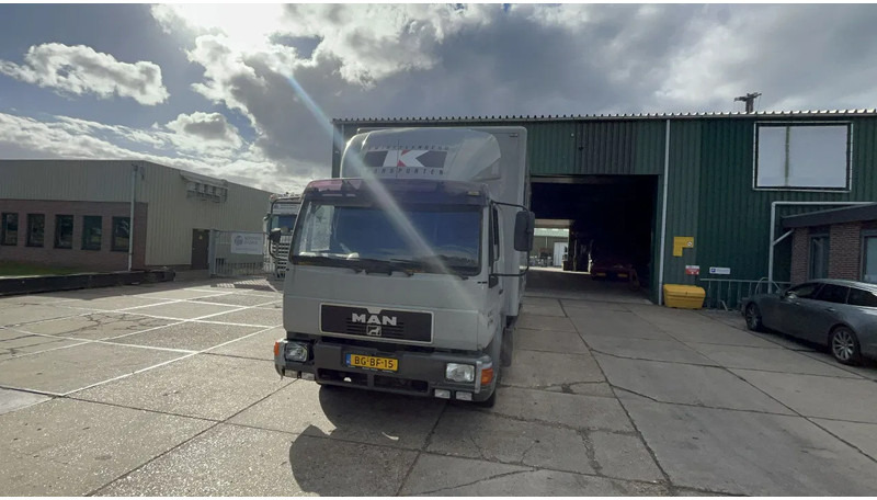 MAN 12.224 MAN 12.224 Afzet bak - Camion fourgon: photos 3 MAN 12.224 MAN 12.224 Afzet bak - Camion fourgon: photos 3