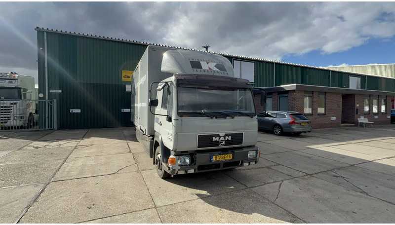 MAN 12.224 MAN 12.224 Afzet bak - Camion fourgon: photos 4 MAN 12.224 MAN 12.224 Afzet bak - Camion fourgon: photos 4