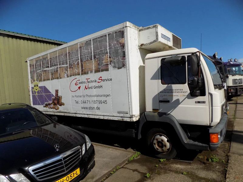 MAN 8.136 MAN 8.163 koel vrieswagen met laadklep - Camion frigorifique: photos 2 MAN 8.136 MAN 8.163 koel vrieswagen met laadklep - Camion frigorifique: photos 2