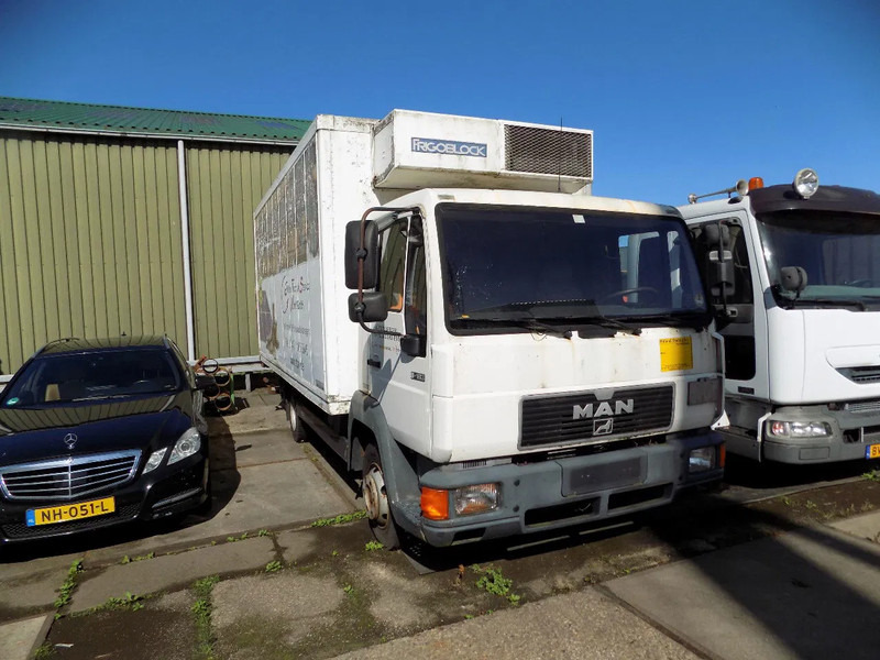 MAN 8.136 MAN 8.163 koel vrieswagen met laadklep - Camion frigorifique: photos 3 MAN 8.136 MAN 8.163 koel vrieswagen met laadklep - Camion frigorifique: photos 3