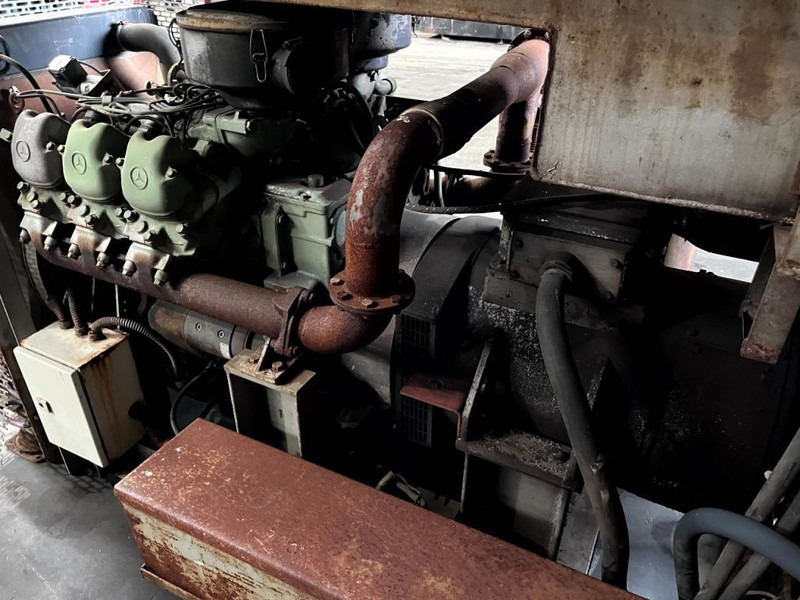 Mercedes-Benz OM401 met stamford 80 kva - Groupe électrogène: photos 4 Mercedes-Benz OM401 met stamford 80 kva - Groupe électrogène: photos 4