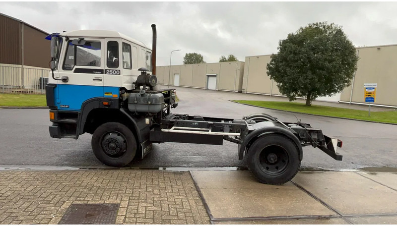 DAF 2500 Daf 2500 TI chassis - Tracteur routier: photos 3 DAF 2500 Daf 2500 TI chassis - Tracteur routier: photos 3