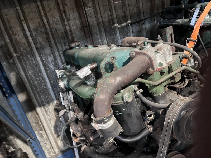 Volvo D60A met transmissie - Moteur pour Camion: photos 1 Volvo D60A met transmissie - Moteur pour Camion: photos 1